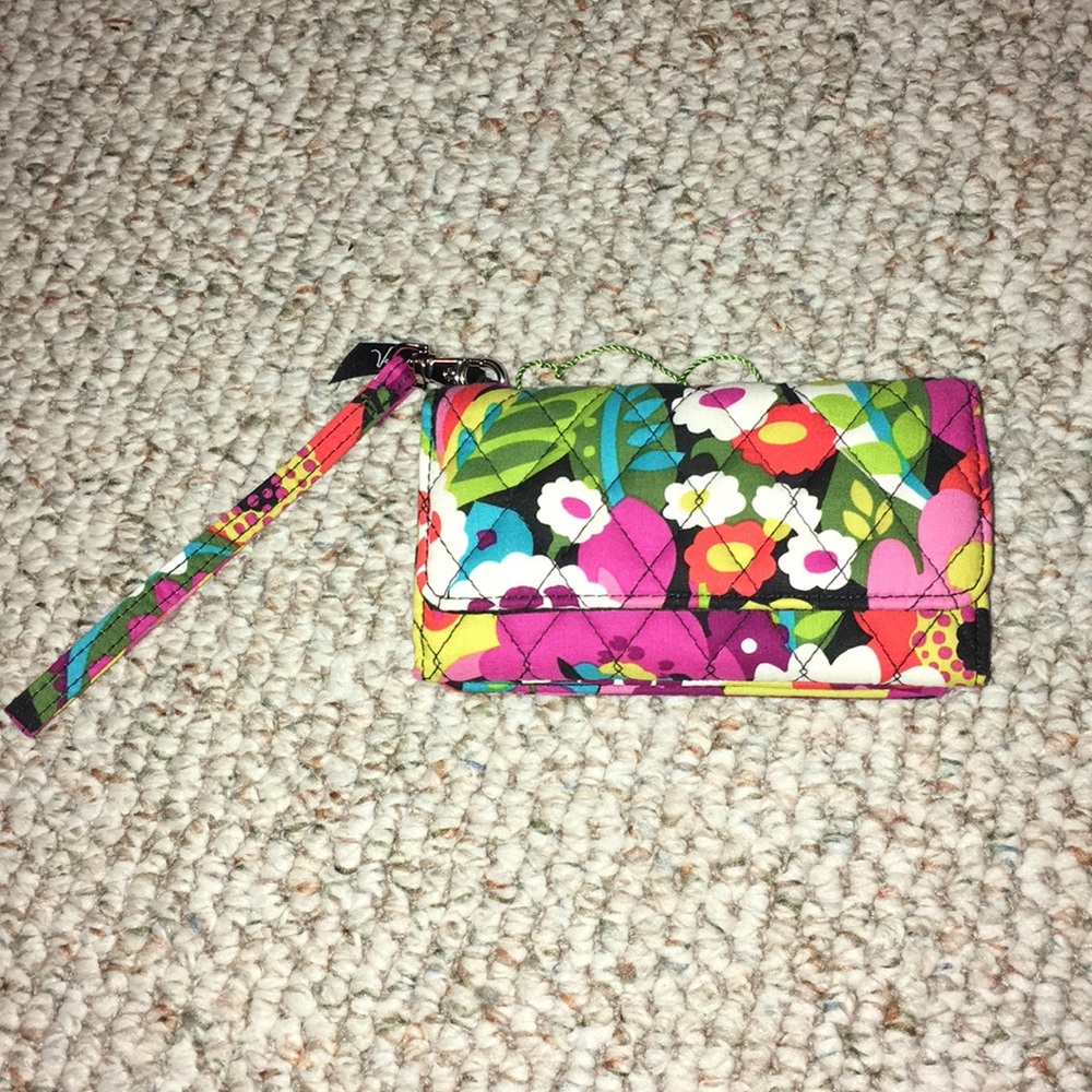 Vera Bradley smartphone wristlet